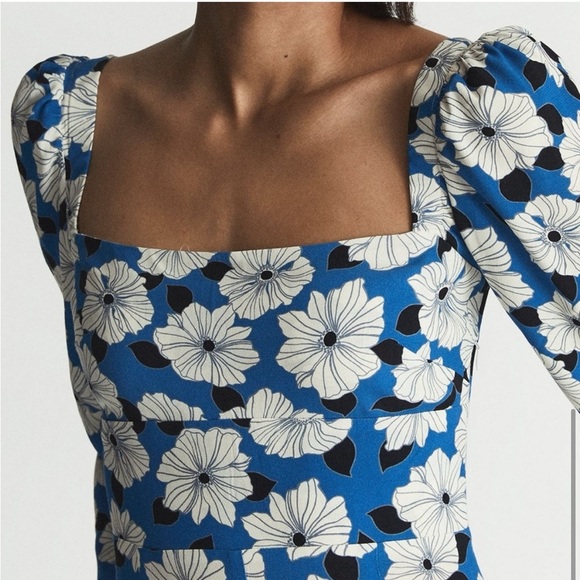 Sold - Picture 3 of 8